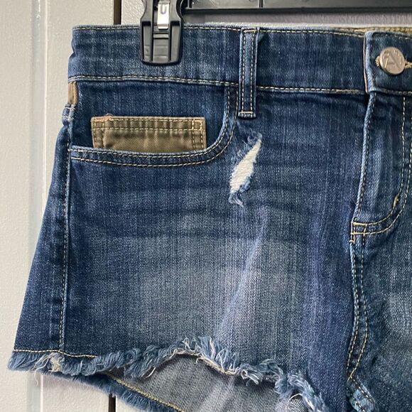 Allen B Camo Denim Cut off Shorts size 6 - Picture 2 of 9